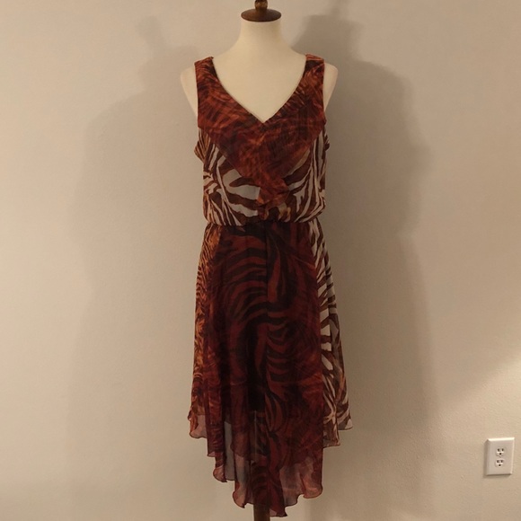 Rabbit Rabbit Rabbit Handkerchief Hem Floral Print - Picture 4 of 8